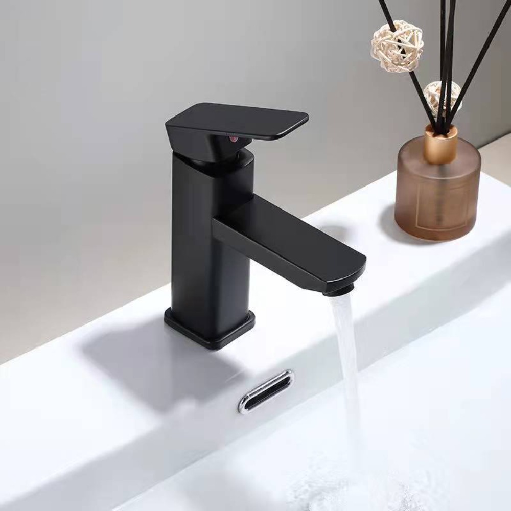 Robinetterie noire pour salle  - Commercial Kitchen Mixer Tap avis et prix